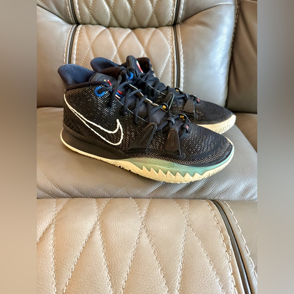 Nike Kyrie 7- Men’s Basketball Sneakers